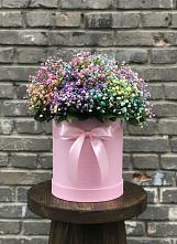Цветочная композиция из Гипсофила и Розы в шляпной коробке в Юрьевце
