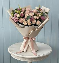 Букет цветов из:  Розы и Лизиантусы в Юрьевце