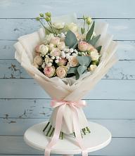 Букет цветов из:  Розы и Лизиантусы в Юрьевце