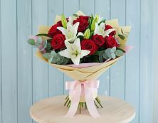 Букет цветов из:  Лилии и Розы в Юрьевце