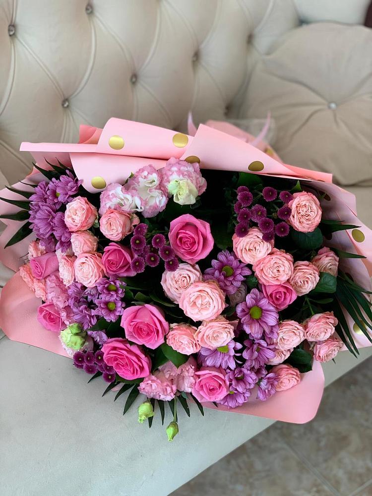 Букет цветов из: Хризантемы, Розы и Лизиантусы в Юрьевце