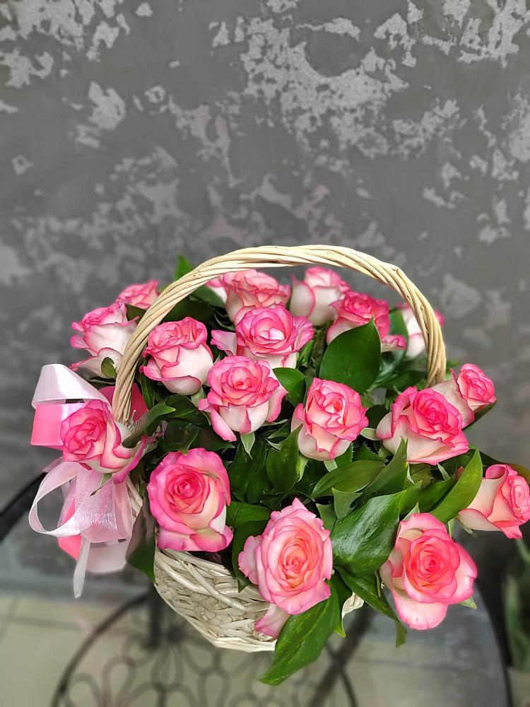 Цветочная композиция из Розы в корзине в Юрьевце