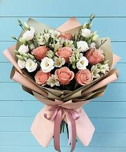 Букет цветов из:  Розы, Альстромерии и Лизиантусы #REPLACE_PRED# Юрьевце