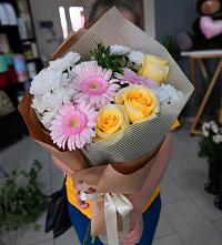 Букет цветов из:  Герберы, Розы и Хризантемы в Юрьевце