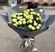 Букет Белые кустовые розы Солинеро в Юрьевце