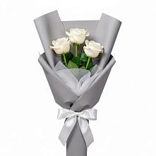 Букет 3 белые розы в Юрьевце