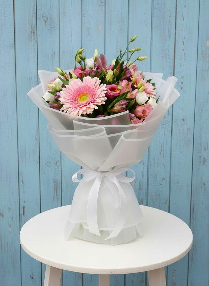 Букет цветов из: Герберы, Альстромерии и Лизиантусы в Юрьевце