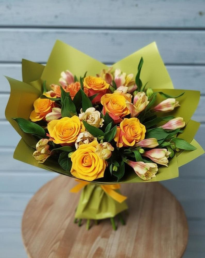 Букет цветов из: Альстромерии и Розы в Юрьевце