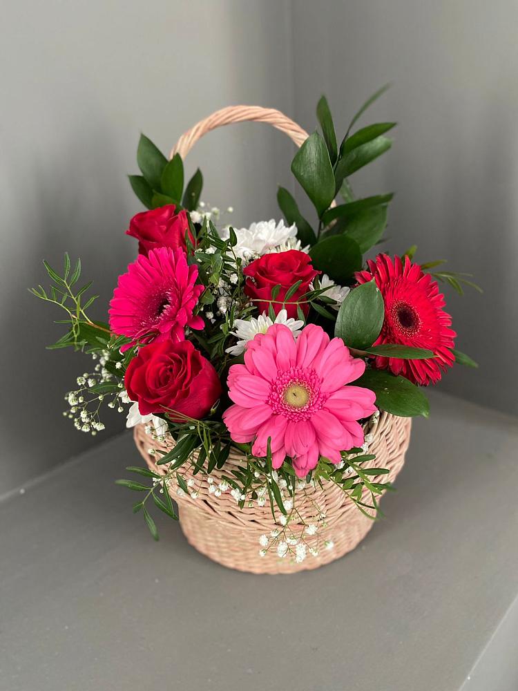Цветочная композиция из Розы, Хризантемы и Герберы в корзине в Юрьевце