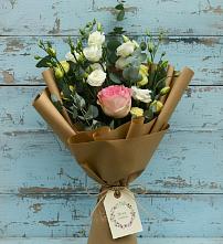 Букет цветов из:  Розы и Лизиантусы в Юрьевце