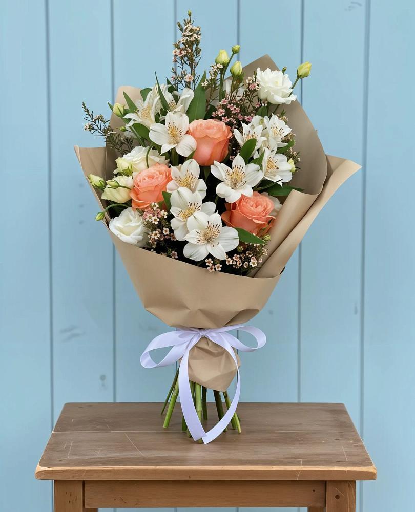 Букет цветов из: Альстромерии, Лизиантусы, Розы и Хризантемы в Юрьевце