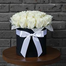 Цветочная композиция из Розы в шляпной коробке в Юрьевце